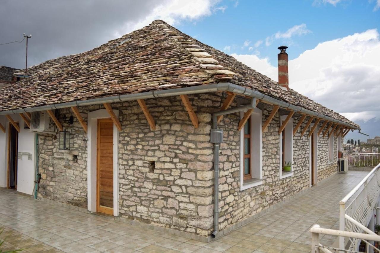 Sokaku I Te Marreve Guesthouse Гирокастра Экстерьер фото