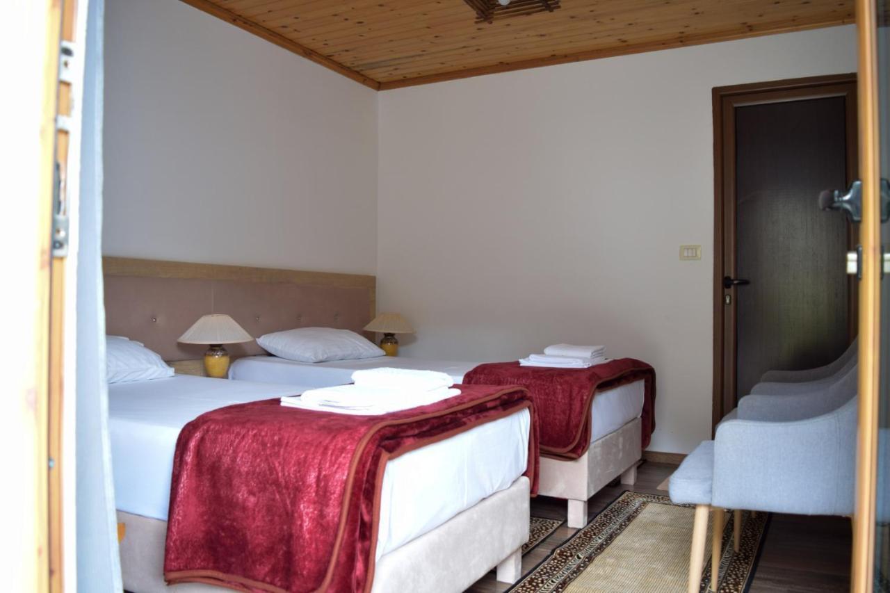 Sokaku I Te Marreve Guesthouse Гирокастра Экстерьер фото