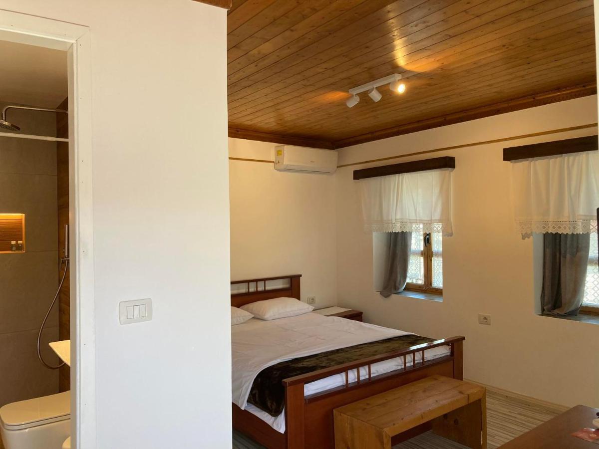 Sokaku I Te Marreve Guesthouse Гирокастра Экстерьер фото