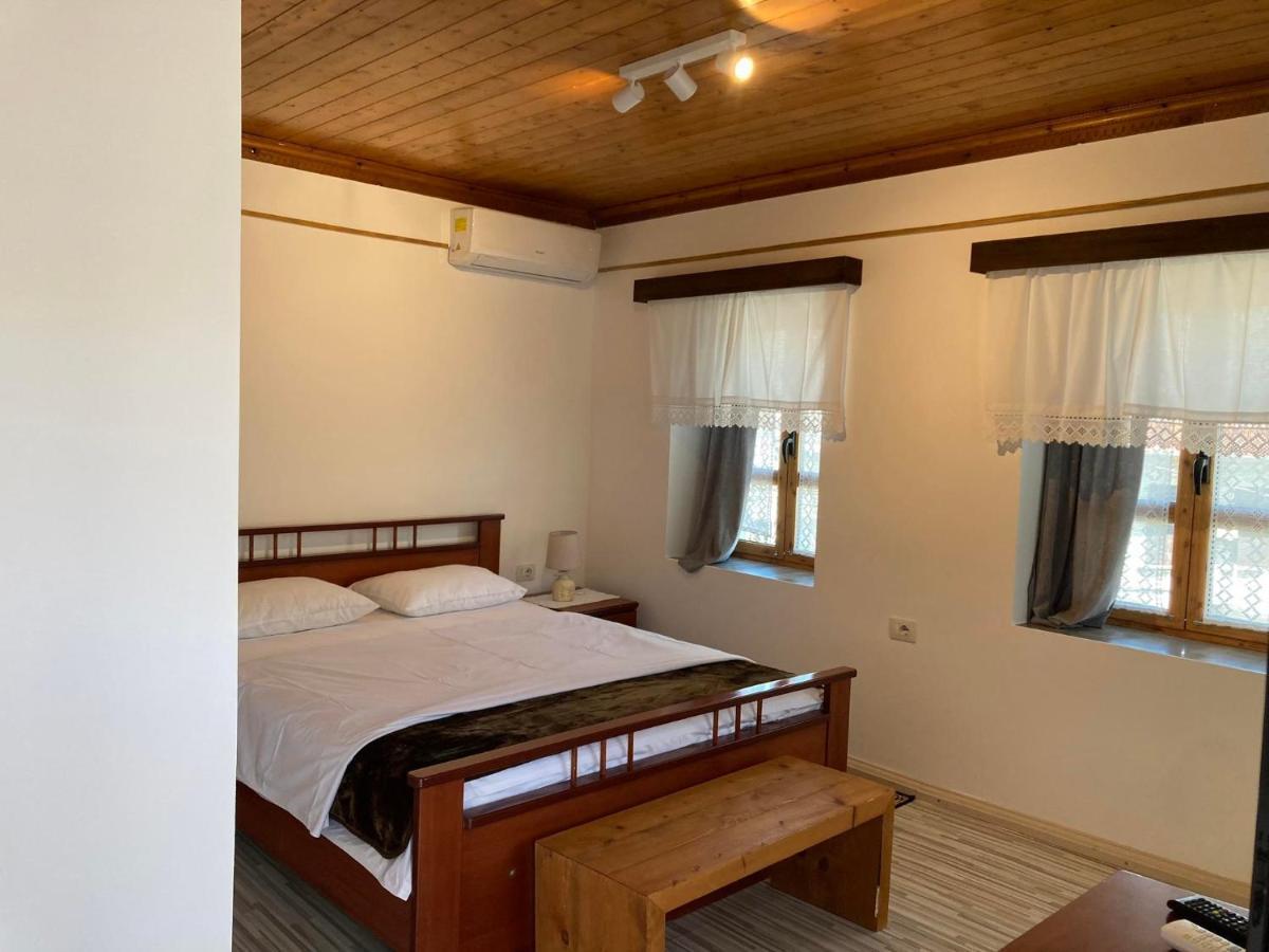 Sokaku I Te Marreve Guesthouse Гирокастра Экстерьер фото