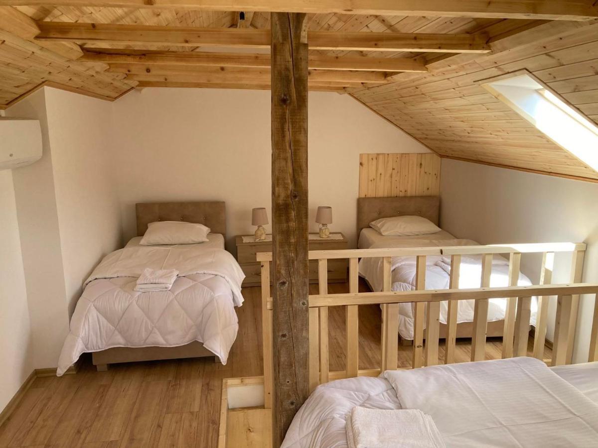 Sokaku I Te Marreve Guesthouse Гирокастра Экстерьер фото