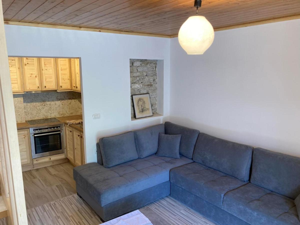 Sokaku I Te Marreve Guesthouse Гирокастра Экстерьер фото