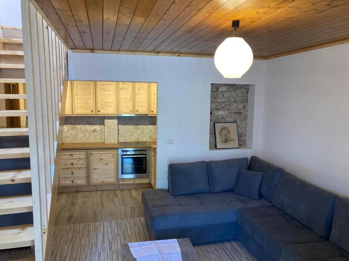 Sokaku I Te Marreve Guesthouse Гирокастра Экстерьер фото